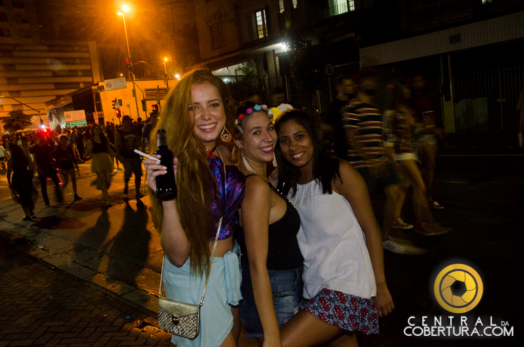 Bloco Quero Morrer Amigo do Metallica E Desmanche