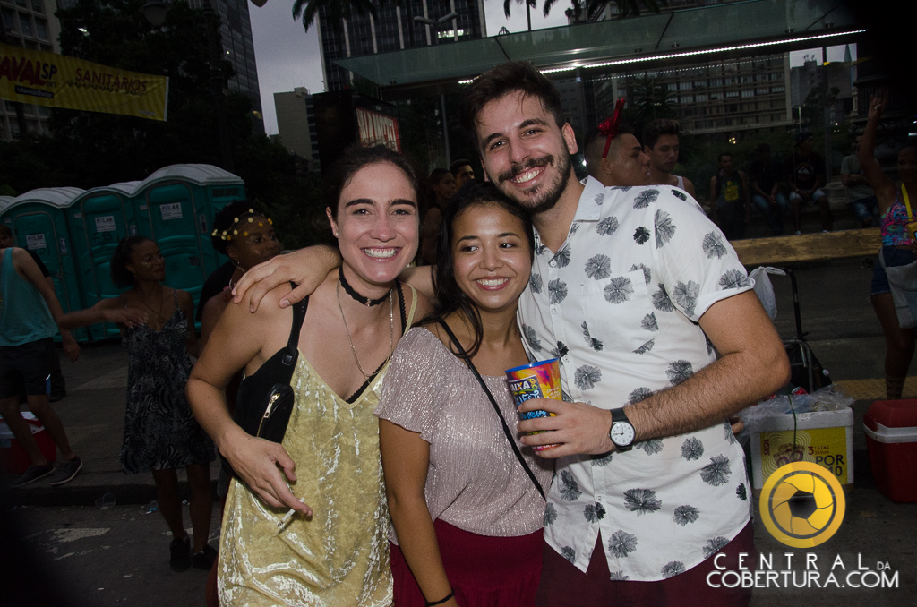 Bloco Quero Morrer Amigo do Metallica E Desmanche