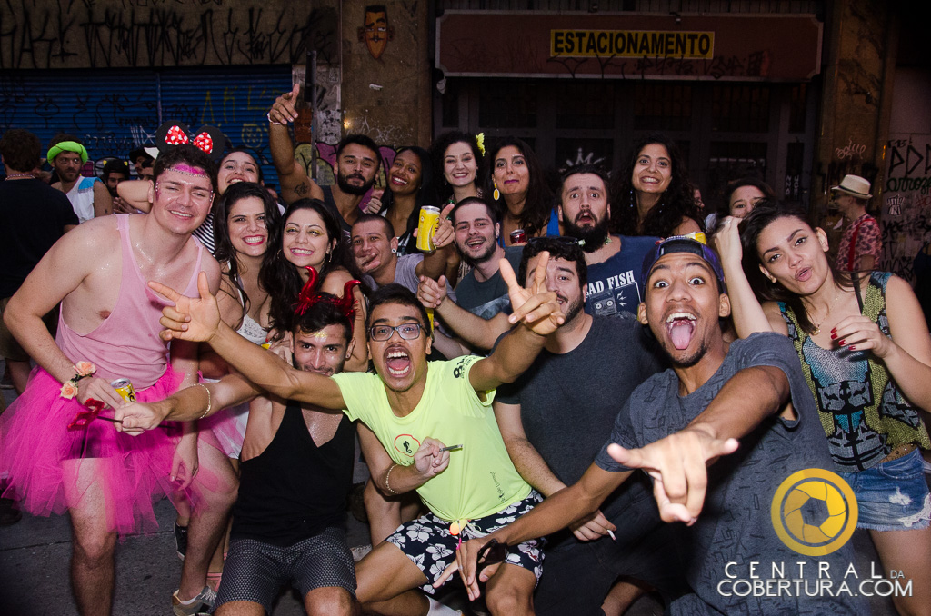 Bloco Quero Morrer Amigo do Metallica E Desmanche