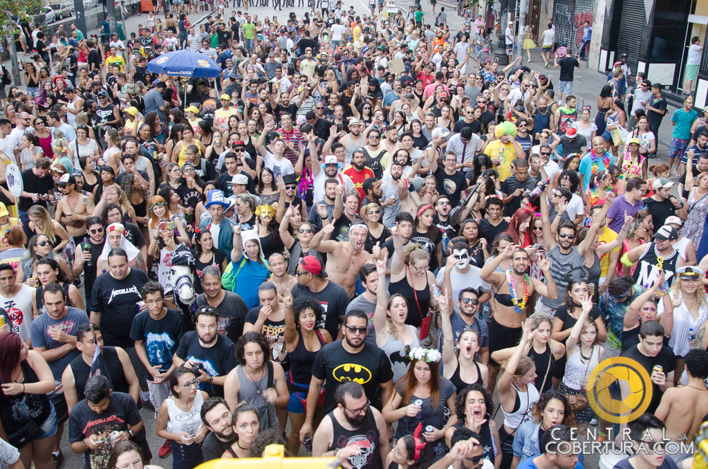 Bloco Quero Morrer Amigo do Metallica E Desmanche