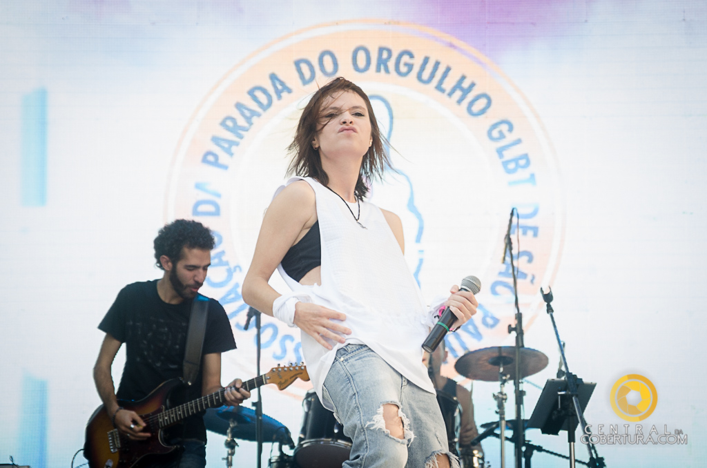 Show de Tamara Angel na Feira Cultural LGBT
