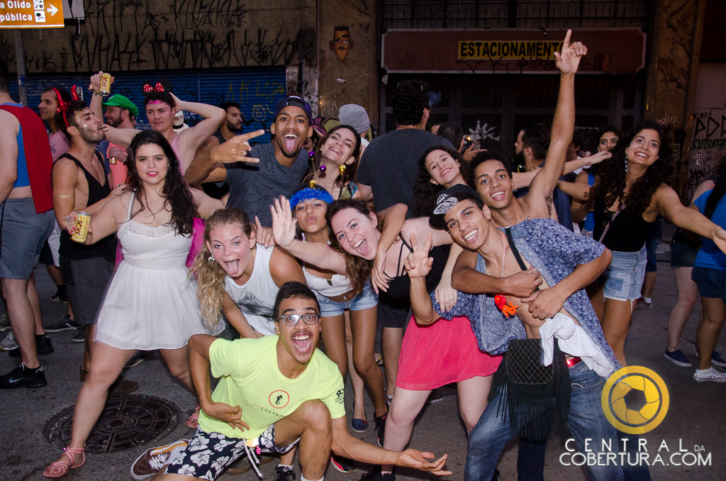 Bloco Quero Morrer Amigo do Metallica E Desmanche