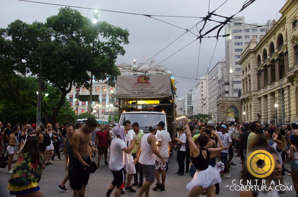 Bloco Quero Morrer Amigo do Metallica E Desmanche